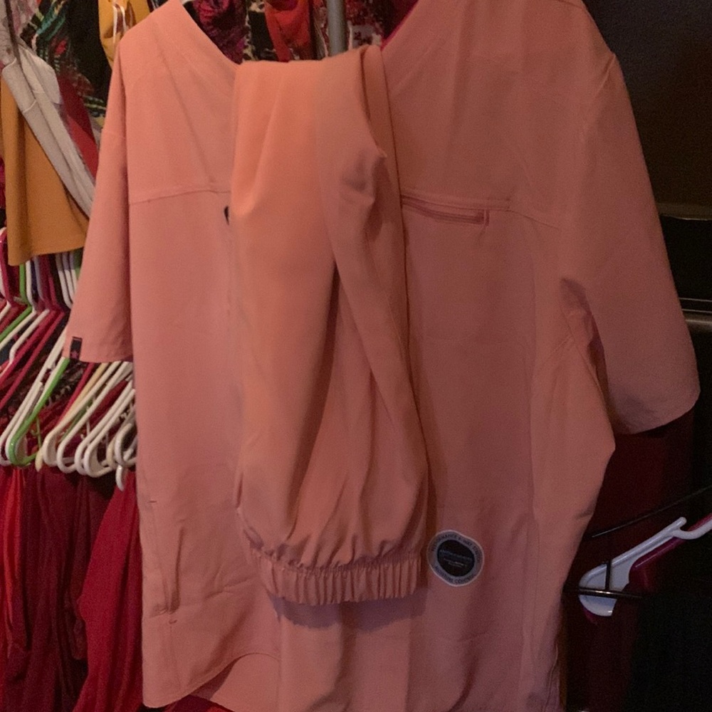 Size 3xl scrubstar scrub set peach color